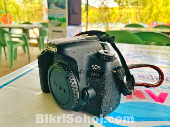 Canon 77d with 18-55mm (dslr)